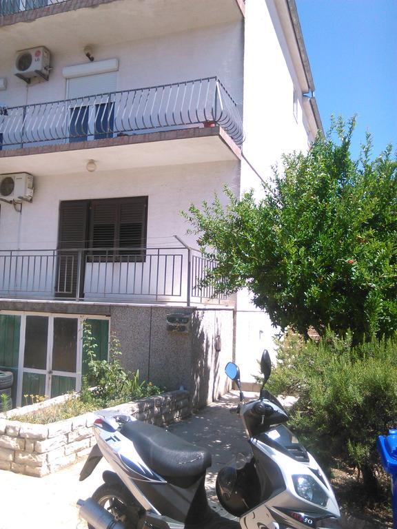 Apartmani Kapitanovic Biograd Na Moru Eksteriør bilde