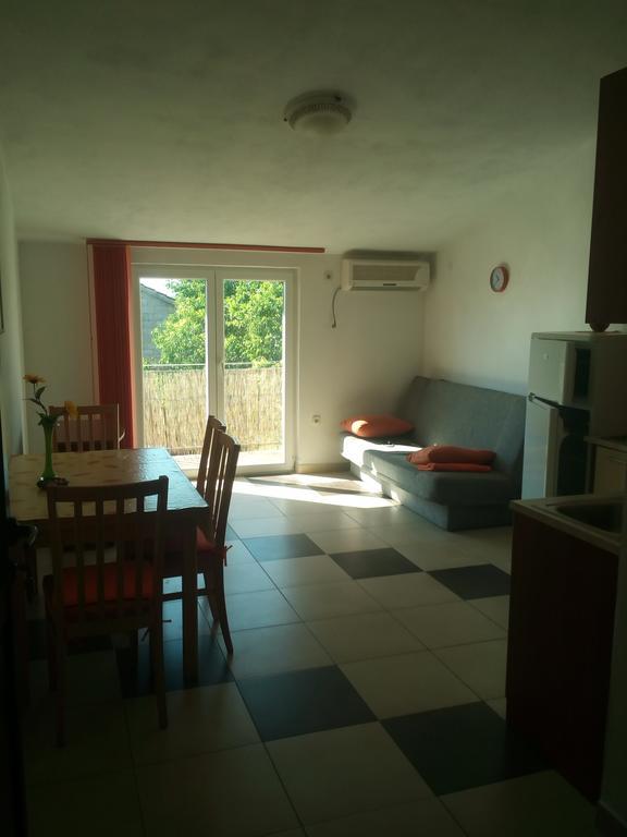 Apartmani Kapitanovic Biograd Na Moru Eksteriør bilde