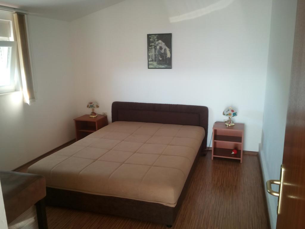 Apartmani Kapitanovic Biograd Na Moru Eksteriør bilde